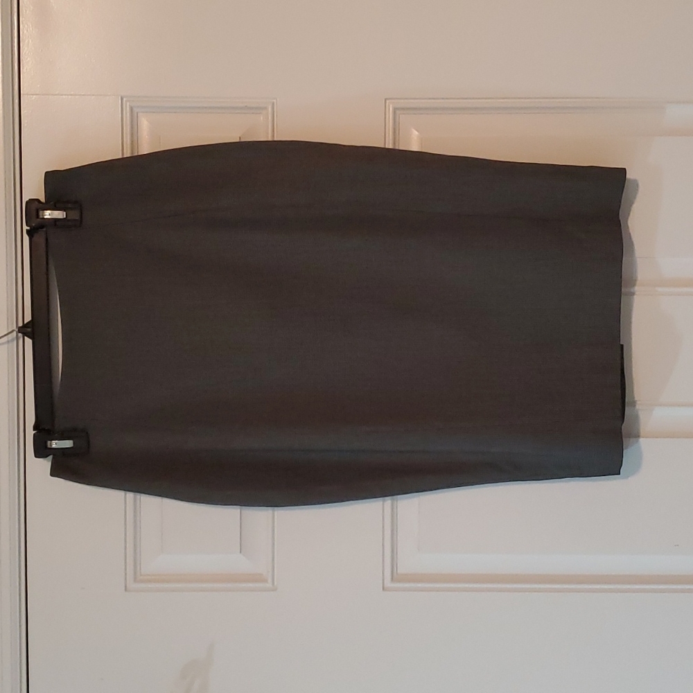 ❤ 4/$20 H&M size 10 Black tweed pencil skirt
